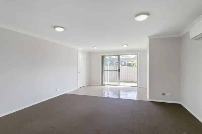 Lease Modern Three Bedroom Unit in Stanford Merthyr with Private Courtyard