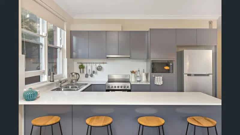 Carlton Apartment For Lease - Full Brick, 2 Beds, Modern Kitchen