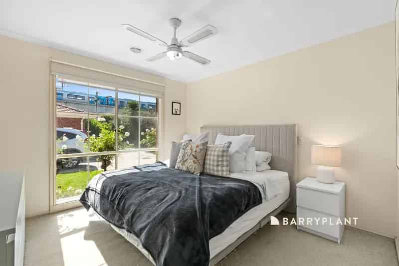 Perfect Pakenham Location!
