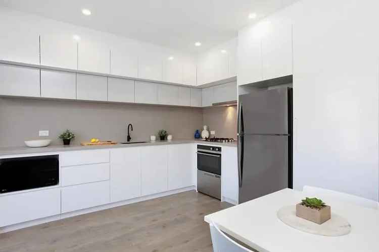 Spacious Courtyard Apartment Near Maroubra Beach