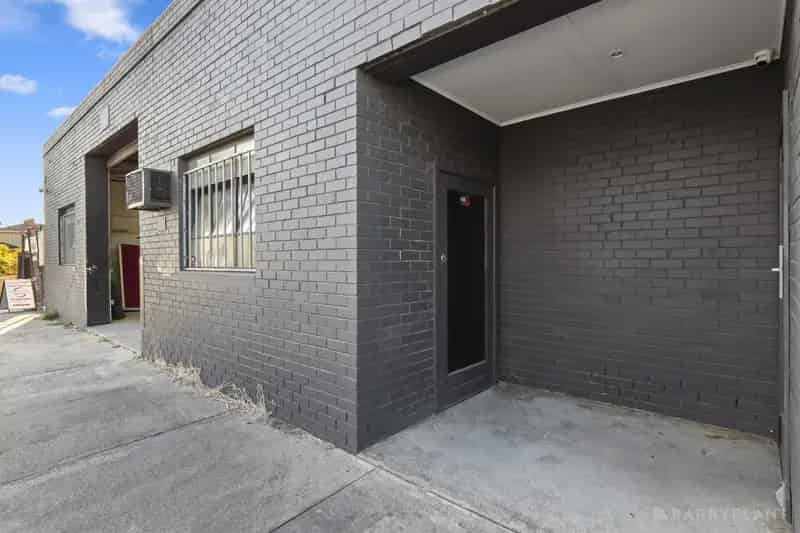 OCCUPY OR INVEST IN THIS BRILLIANTLY LOCATED WAREHOUSE