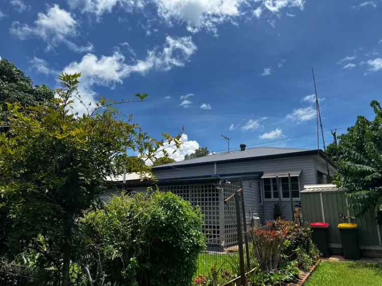 Charming 3-Bedroom Queenslander Home near Tolga Village