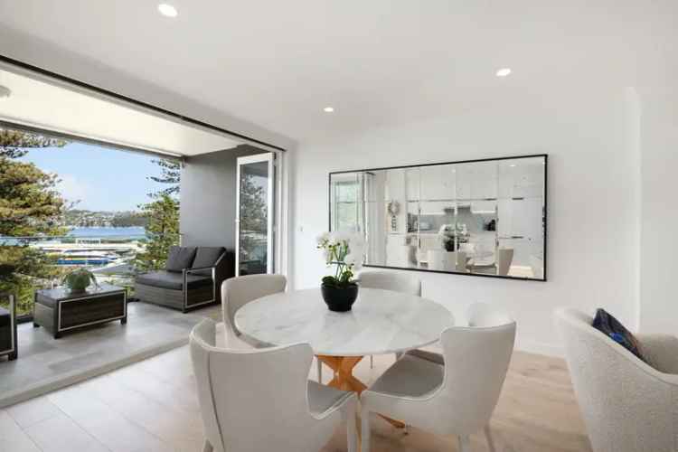 Luxury Harbourfront Haven in Manly with Panoramic Views