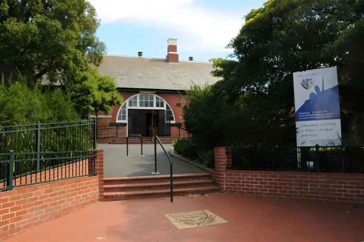 House For Sale in Melbourne, Victoria