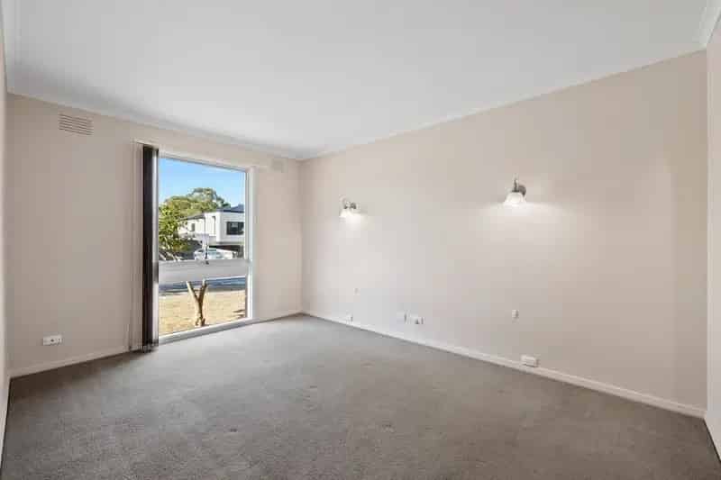INSTANTLY ENJOYABLE HOME WITH PRIZED CONVENIENCE