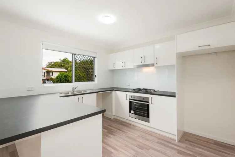 Lease Modern Two Bedroom Flat in Browns Plains with Easy Living Features