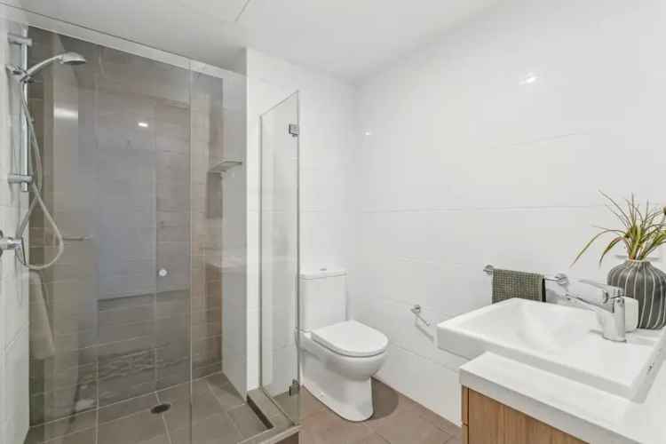 2 rooms apartment of 114 m² in Adelaide