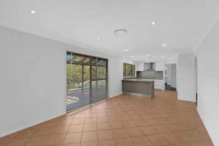 4 Bedroom House Terrigal NSW - Large Pool Family Home