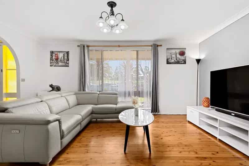 Real Estate For Lease - 21 Woodland Road - St Helens Park , NSW