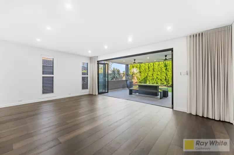 Near-New Designer Home | Spacious Living in Prime Location