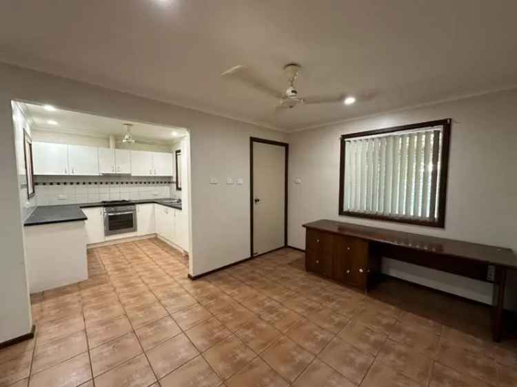 3 Bedroom Home Near Pegs Creek Primary and Karratha Senior High