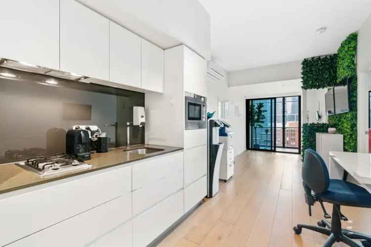 Buy Apartment in Melbourne with Tranquil Beachside Living and 3 Bedrooms