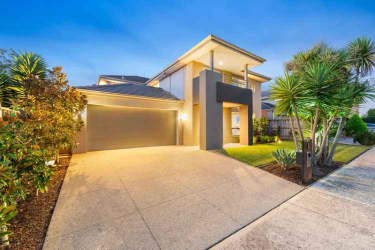 CONTEMPORARY FAMILY LIVING IN THE HEART OF ARENA ESTATE