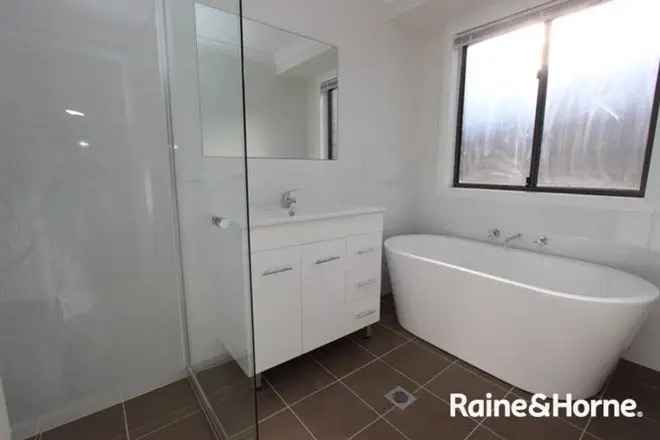 House For Rent in Bathurst, New South Wales