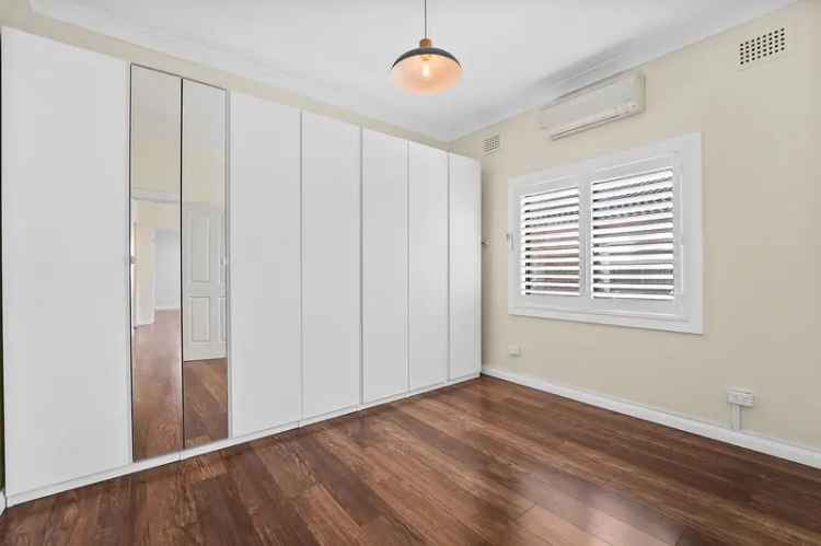 2 Bed Semi Home Hurstville NSW - Modern Kitchen and Backyard