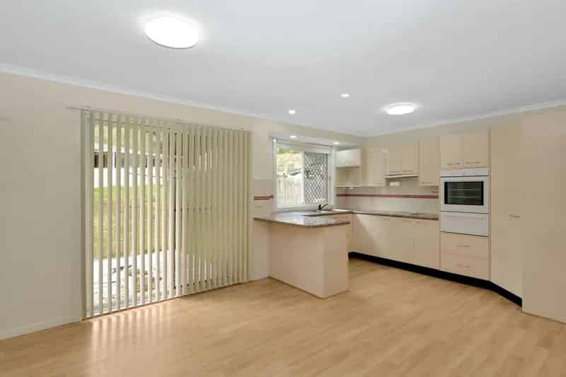 Lease Single Story House in Wyoming with Spacious Living