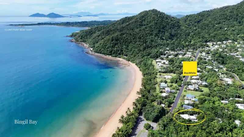 Tropical Rainforest Beach House Paradise - Bingil Bay, Tropical NQ