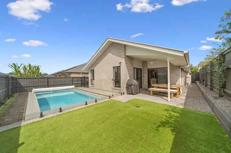 Modern Luxury Meets Light-Filled Elegance!