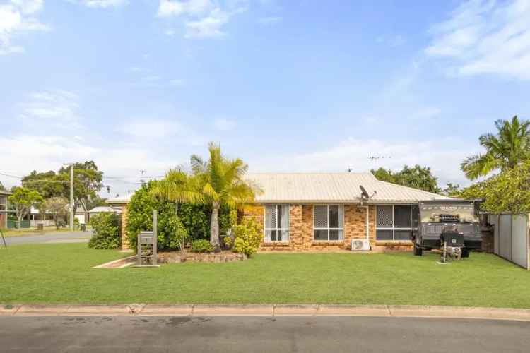 Entertainer's Haven - Stunning 4-Bedroom Home with Pool & Shed