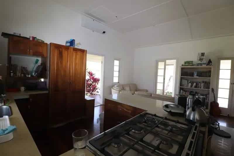 SPECTACULAR LOCATION - Quirky home