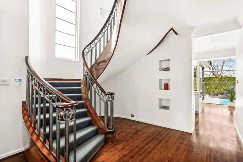An idyllic sanctuary perfect for families in a tightly held peninsular location