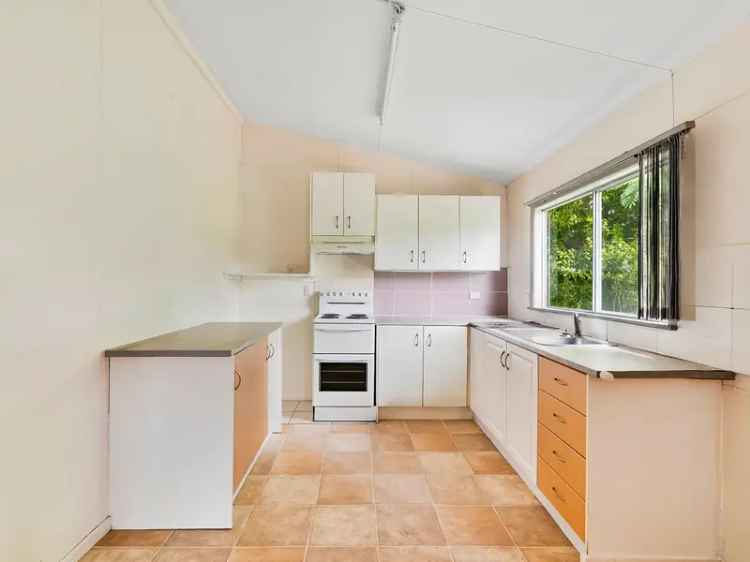 Buy House in Rockhampton City with 2 Bedrooms and Modern Features