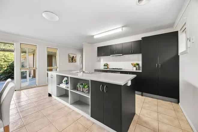 House For Sale , 8, Mayfair Court, Ballarat, Victoria