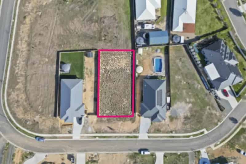 Buy Land in Gunning with Spacious 1010sqm Block and Great Features