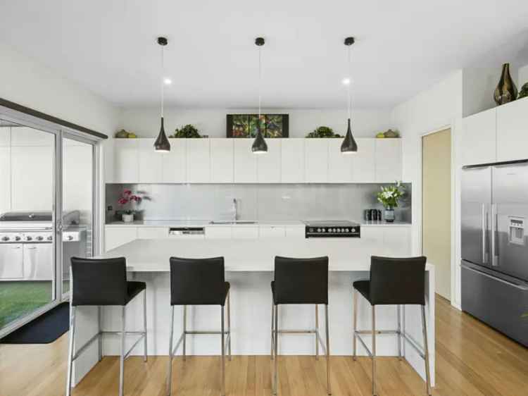 Modern Luxury Home Breathtaking Geelong City Views Wandana Heights