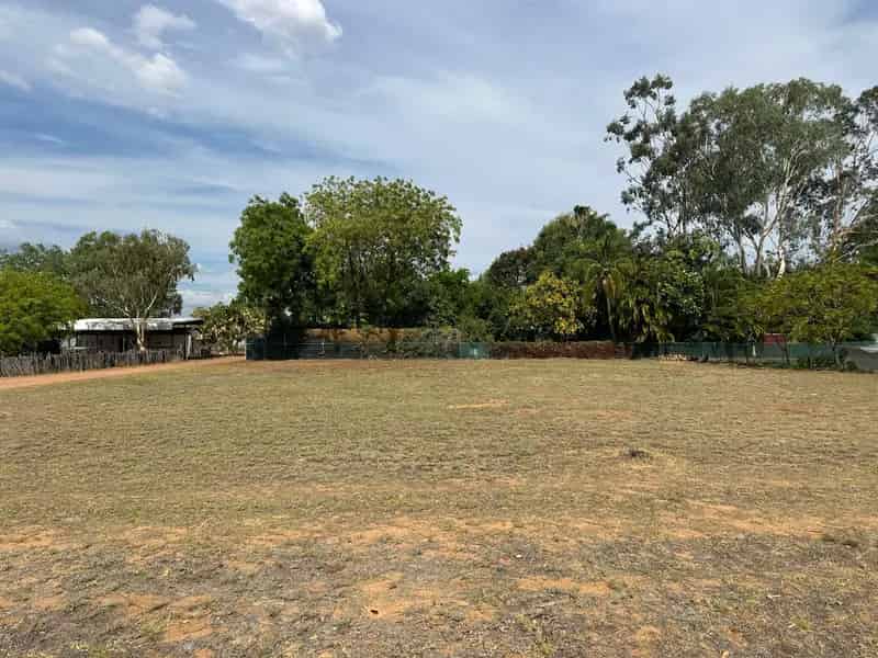 Buy Residential Land in Barcaldine with Front and Side Access