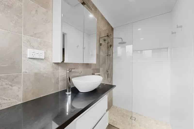 Spacious, Stylish & Perfect for Summer Living - Pool, Privacy & Prime Location