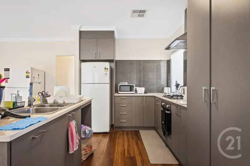 21 Paterson Drive, Yalyalup WA 6280 - Duplex For Sale