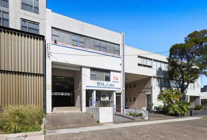 For Lease Boutique Industrial Building Mascot 496m²