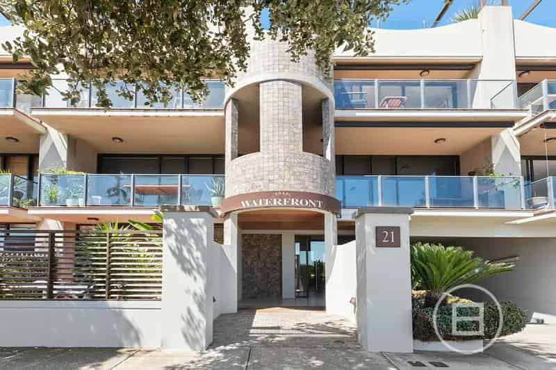 Buy beachfront apartment in St Kilda with stunning sea views