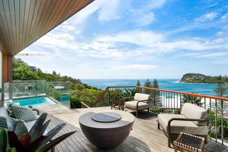 Whale Beach Luxury Home: Ocean Views & Modern Amenities