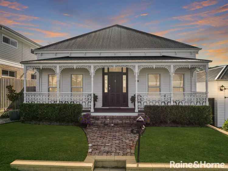 Charming Victorian Home in Berry Village