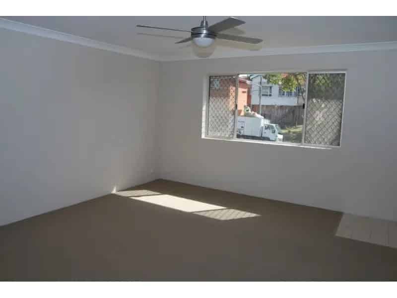 Comfortable Living In The Heart Of Coorparoo!