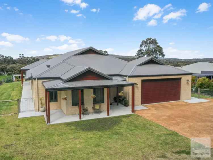 HIGH-END LIFESTYLE PROPERTY IN SCENIC SURROUNDS