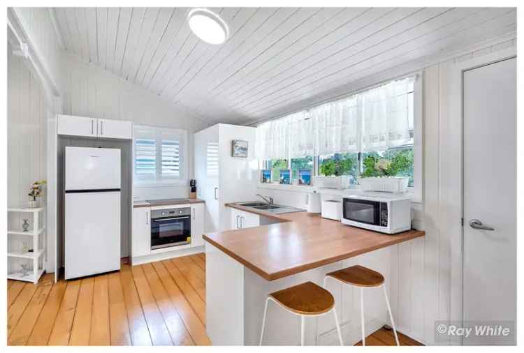 Beautifully Renovated Queenslander on a Large Block