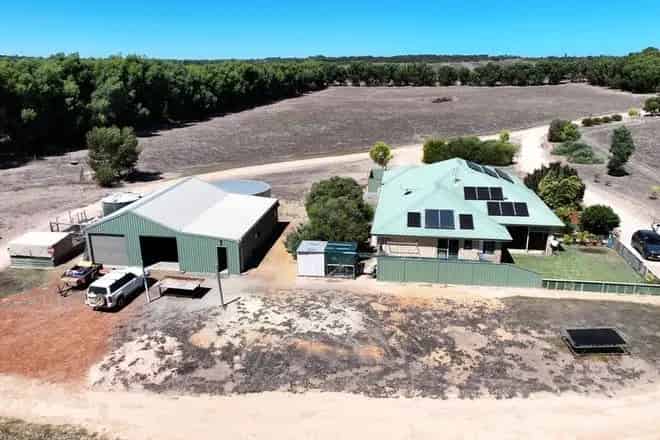 House For Sale , Shire of Irwin, Western Australia