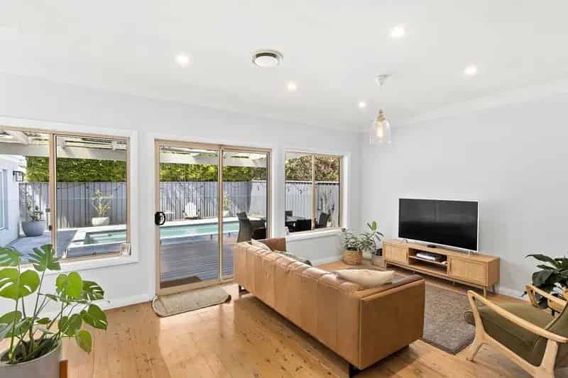 Buy House in Wollongong with Pool and Convenient Location