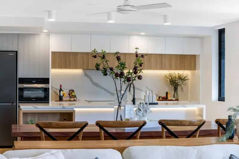 Driftwood Elegance - Luxurious Apartment Moments from Cotton Tree and Maroochy River