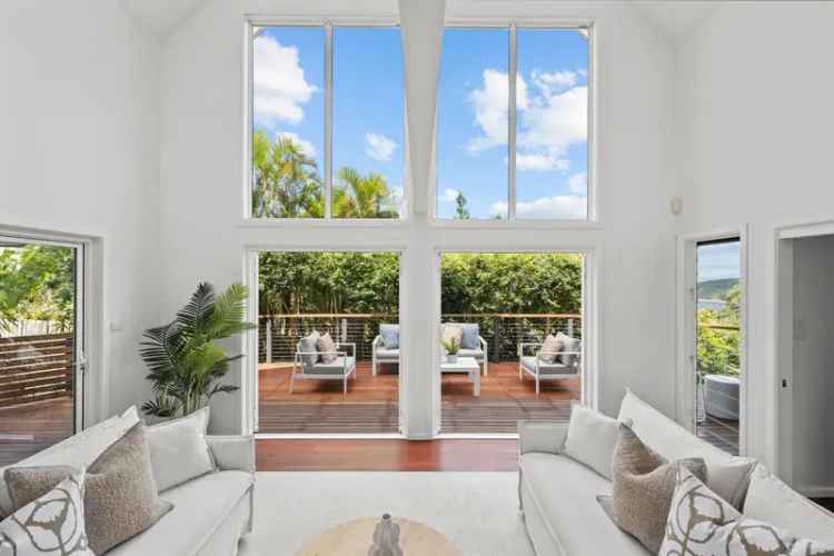 A true beauty, blending the very best of beach and bayside living