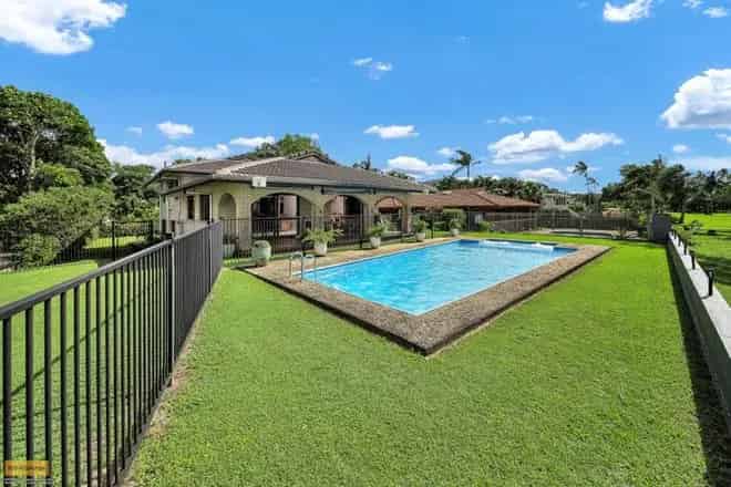 House For Sale , Flying Fish Point, Queensland