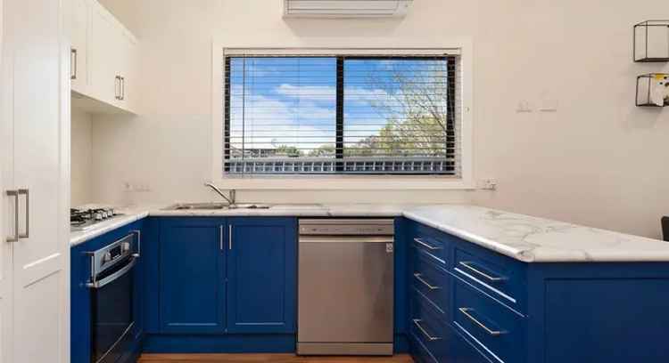 House For Sale in Hamilton, Victoria