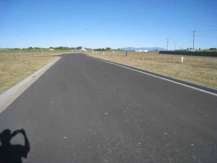 New Housing Estate Blocks off Beach Rd Ayr (Bring us an Offer )