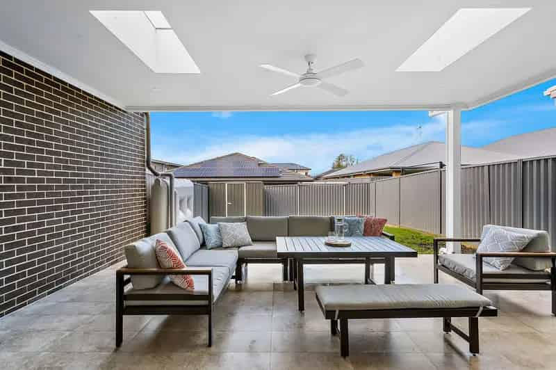 Lease Modern Home with Spacious Backyard in Stream Hill