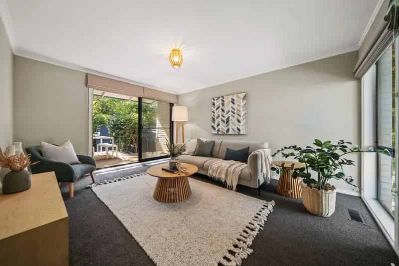Two Story Family Home in Quiet Cul-De-Sac