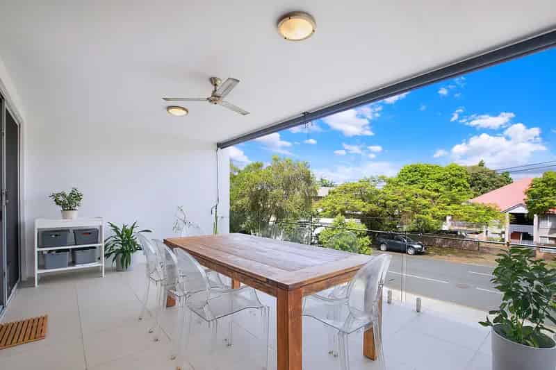Stylish Apartment in a Boutique Clayfield Complex