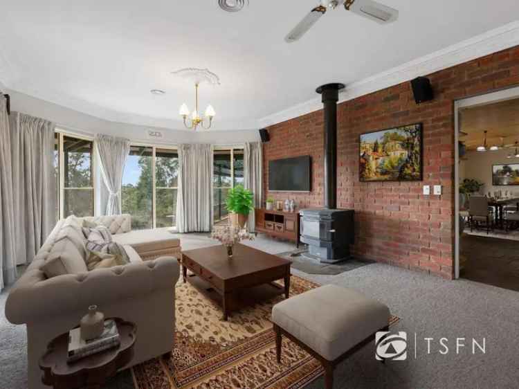 Rent Family Home in Strathfieldsaye with Spacious Features and Garden